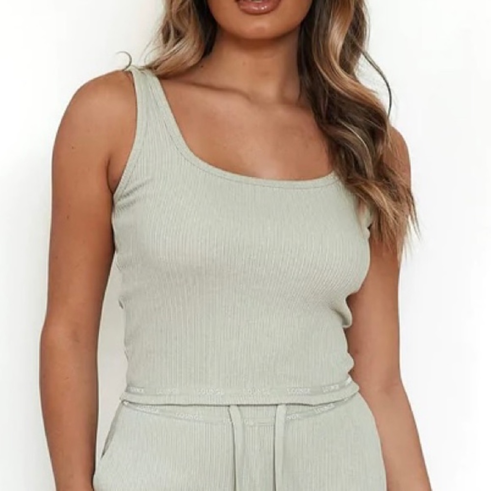 LOUNGE APPAREL Women’s Cropped Tank Tops in Sage Green (Size: M)